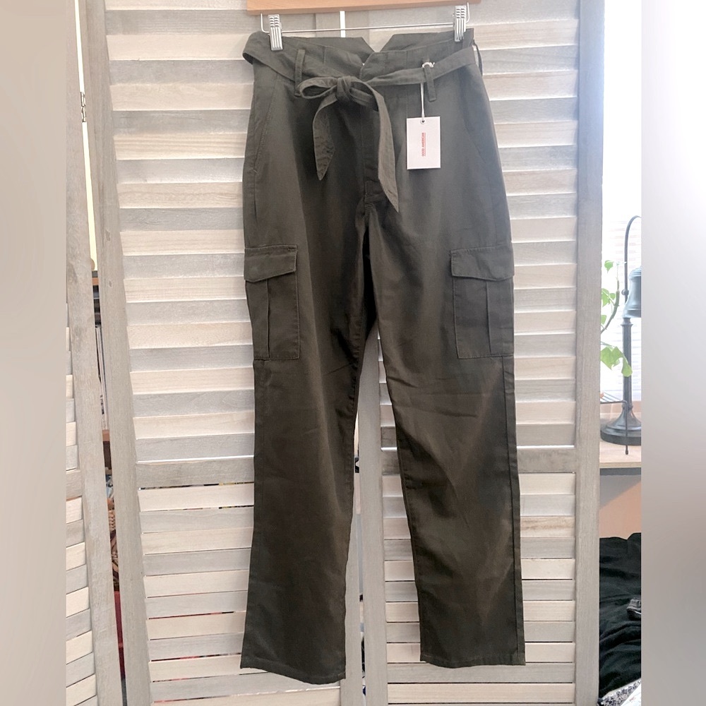 Good American straight leg cargo pants